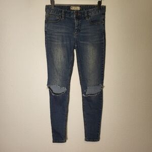 Free People High Waisted Distressed Jeans size 26
